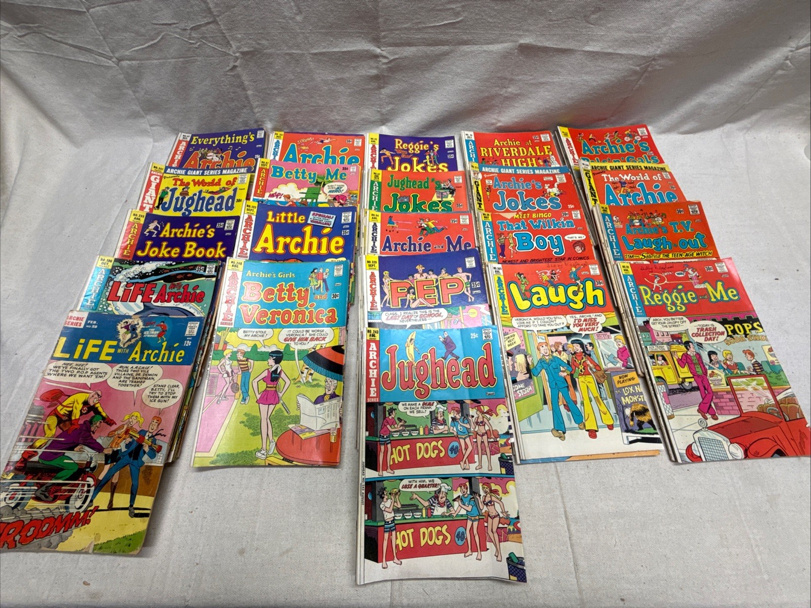Large Lot Of 87 Vintage Archie Comic Books~Betty~Jughead Jones~PEP~Reggie~ LOOK