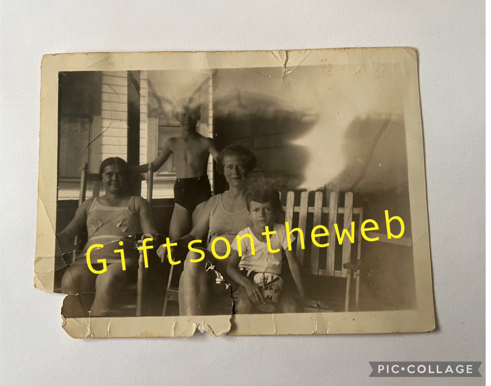 GHOSTS SPIRITS HAND Apparition? 1938 SPIRITUALISM Real family photo Haunting￼