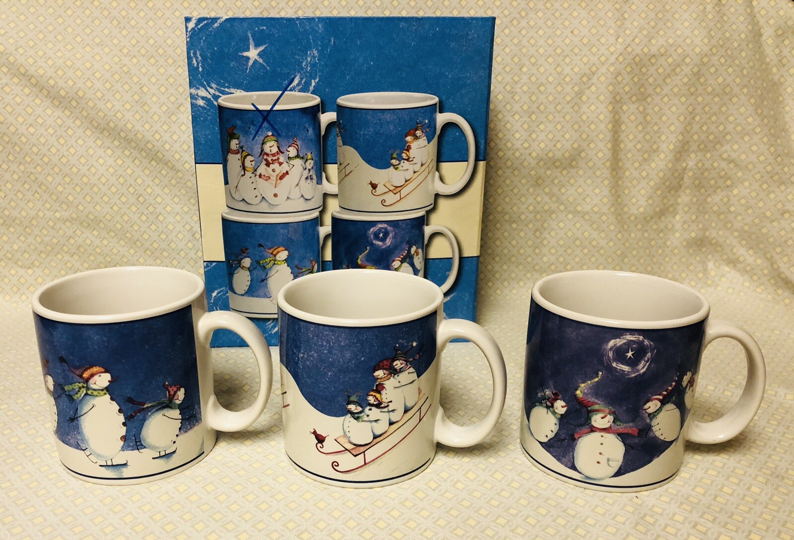 Snow Family Fun*Oneida Stoneware*Christmas Holiday Mugs*set of 3* Excellent cond