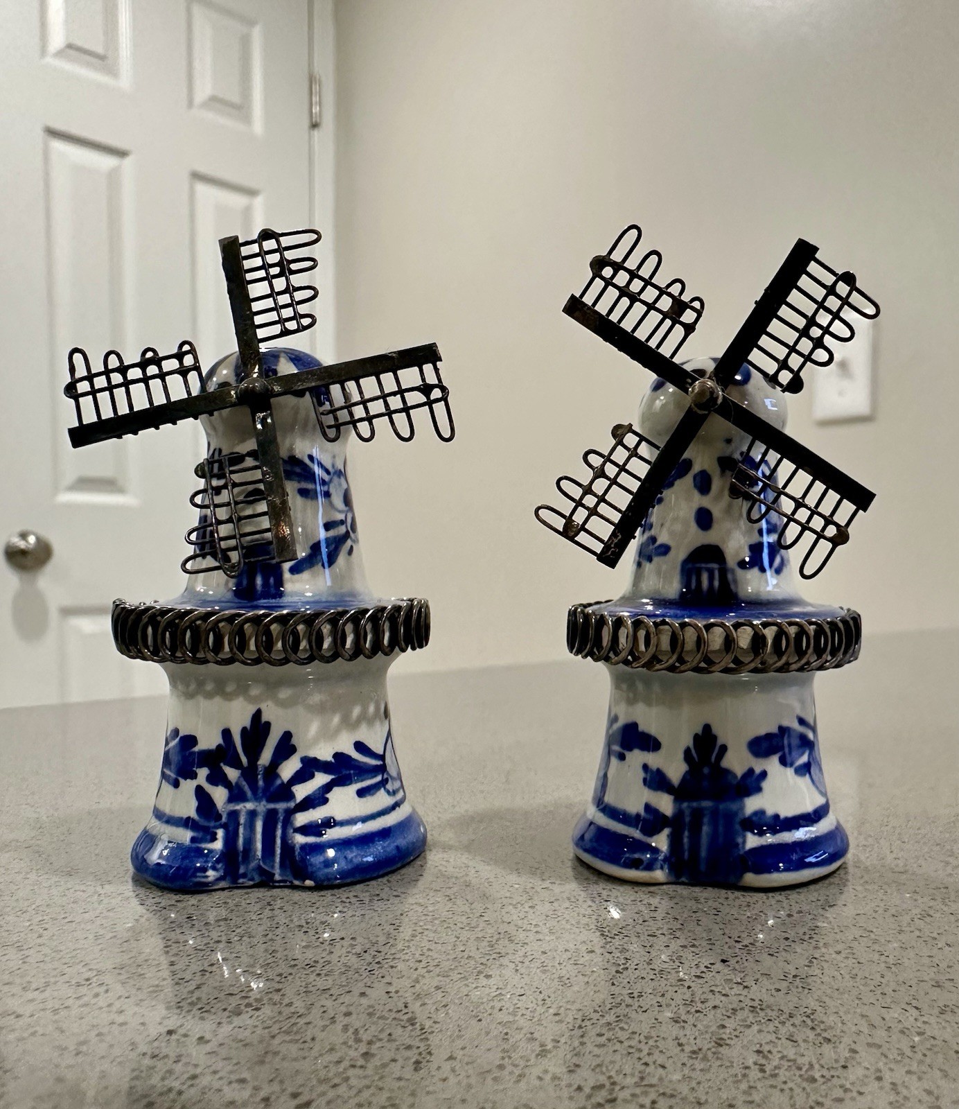 Vintage Delft Holland Windmill Salt Pepper Shakers 835 Silver Blue White Dutch