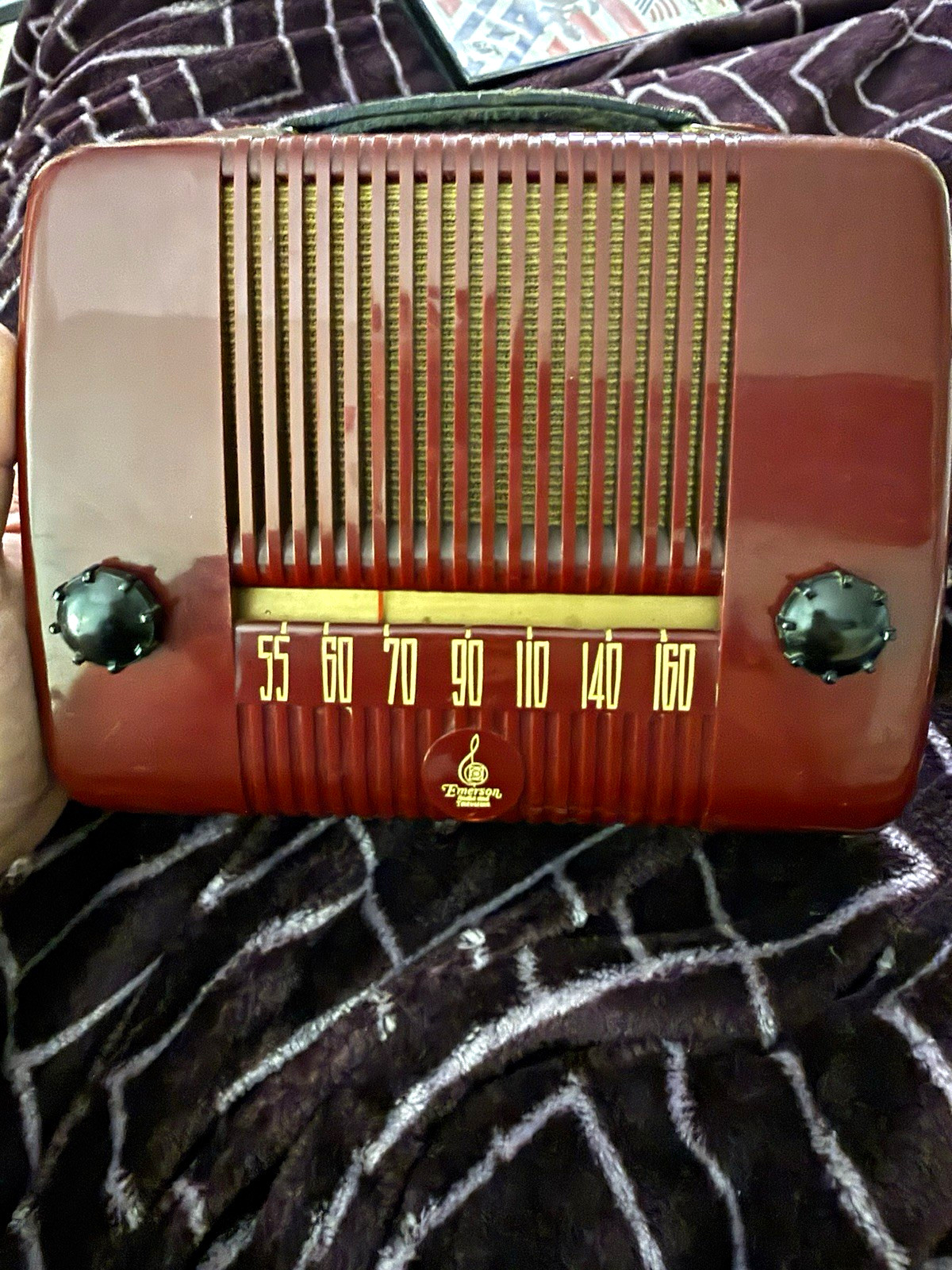 Emerson Model 560 Maroon Bakelite Vintage Tube Radio w/ Carry Handle