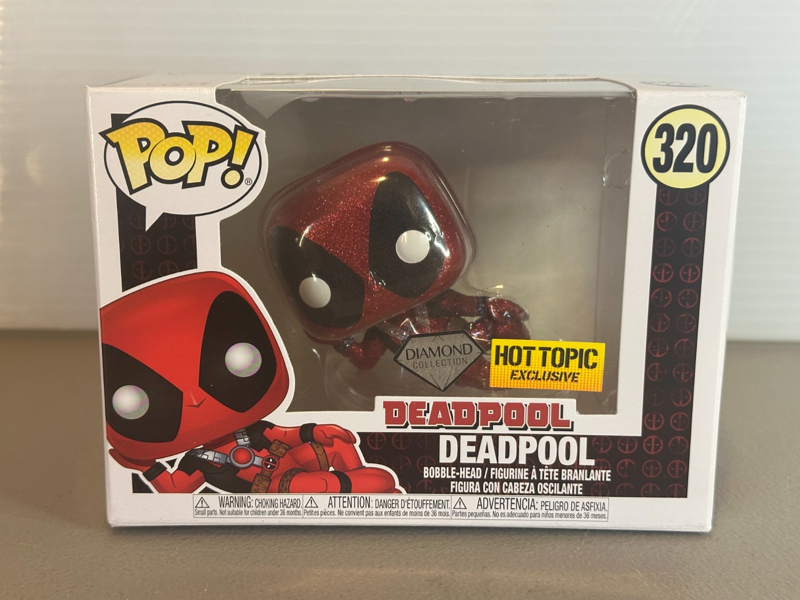 Funko Pop Marvel Deadpool #320 Diamond Glitter Hot Topic Exclusive