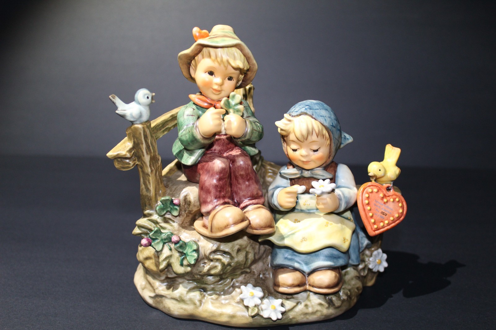 Goebel Hummel First Love 765 TMK8 Limited Edition 2004 Club Figurine Signed