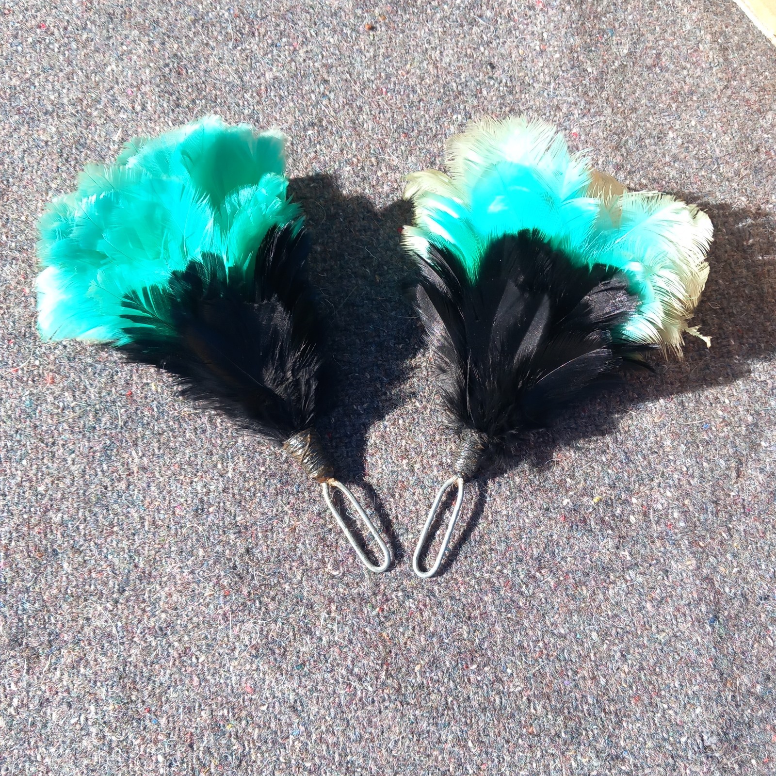 Pair Vintage British Army Green & Black Hackle/Feather Plume Pair Vintage British Army Green & Black Hackle/Feather Plume