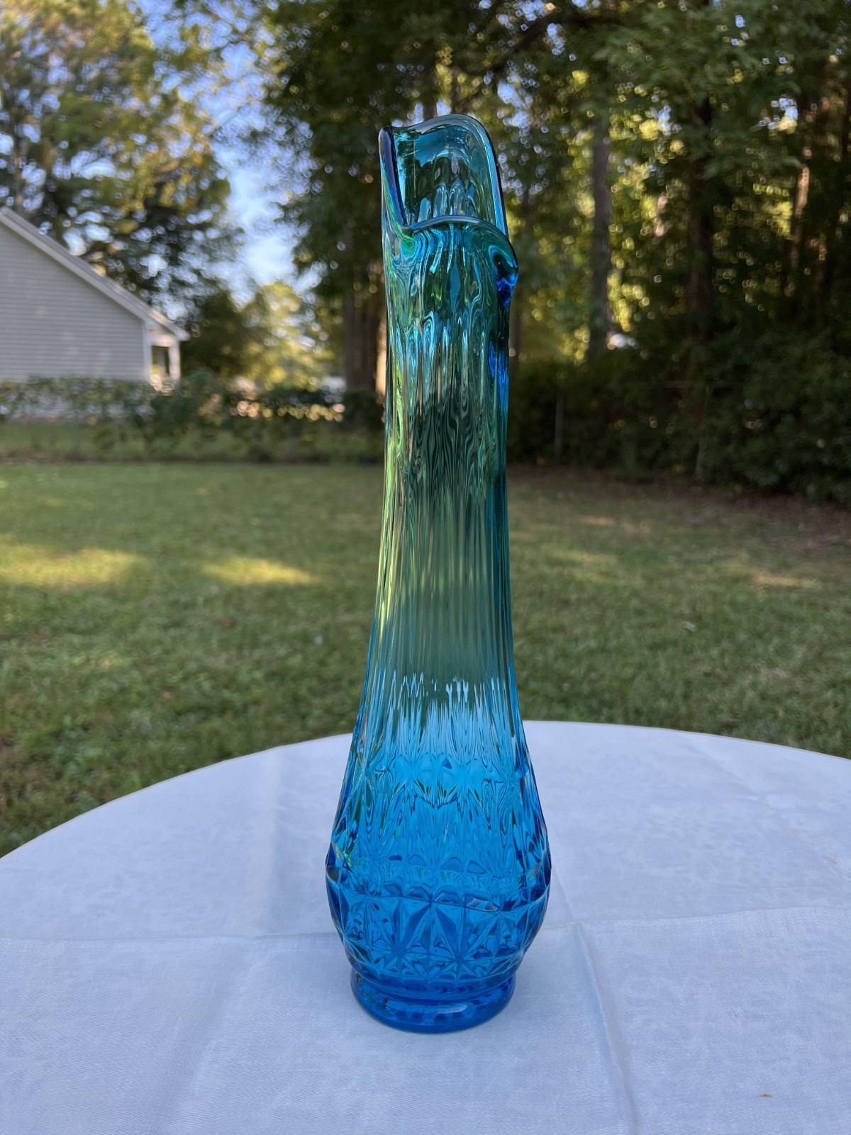L. E. Smith Swung Vase Peacock Blue 15\