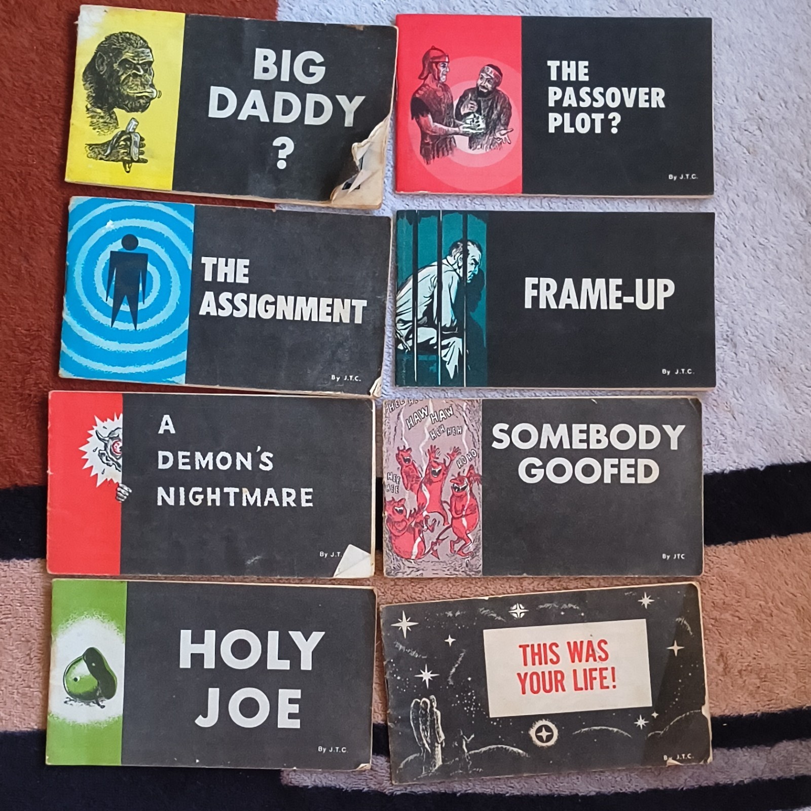 VINTAGE 1972 Chick Tracts LOT OF 8 First Editions RARE Chino CA No Barcode Comic