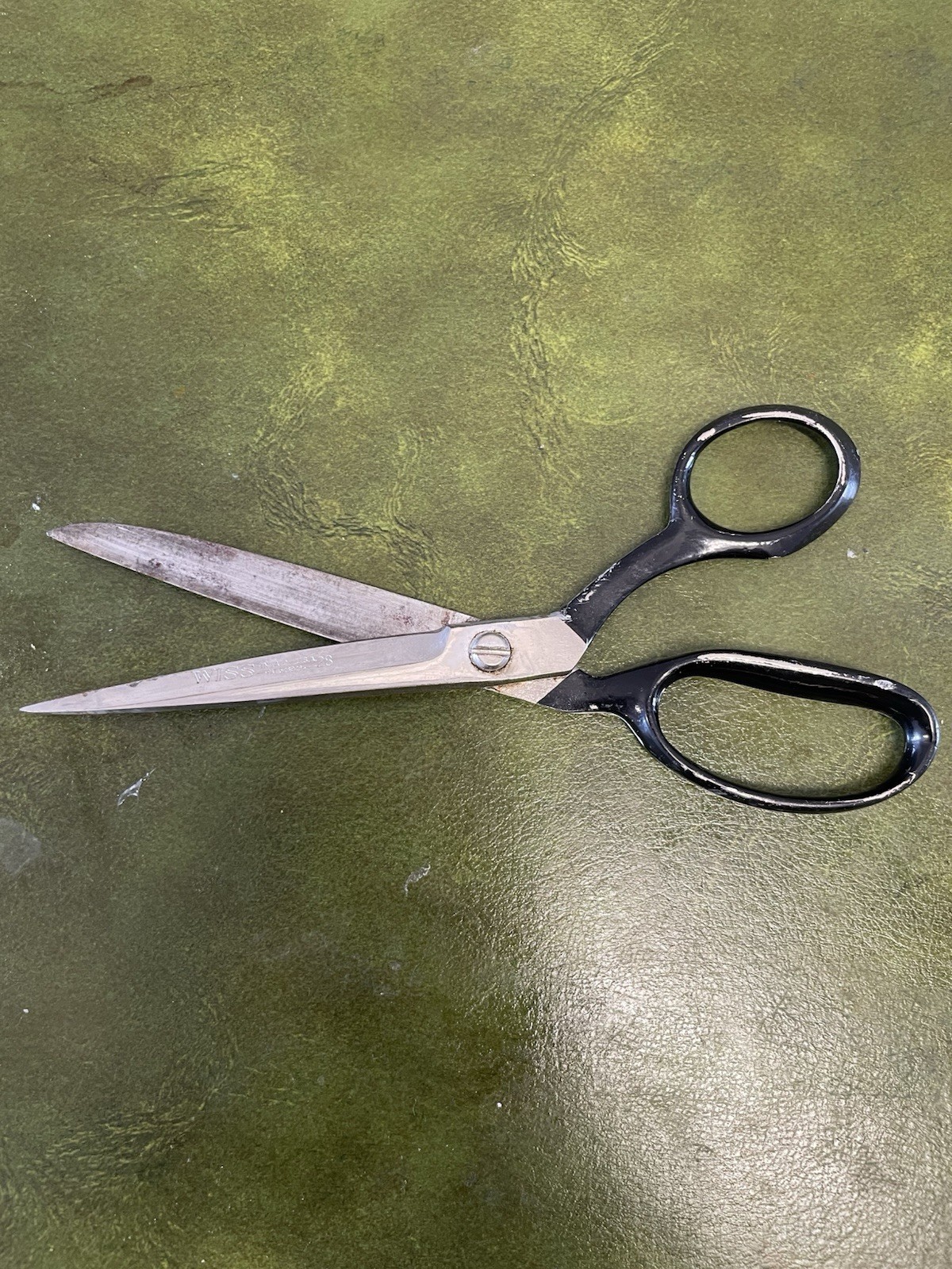 Vintage Wiss No. 28 Inlaid Sewing Scissors Heavy Duty 8\
