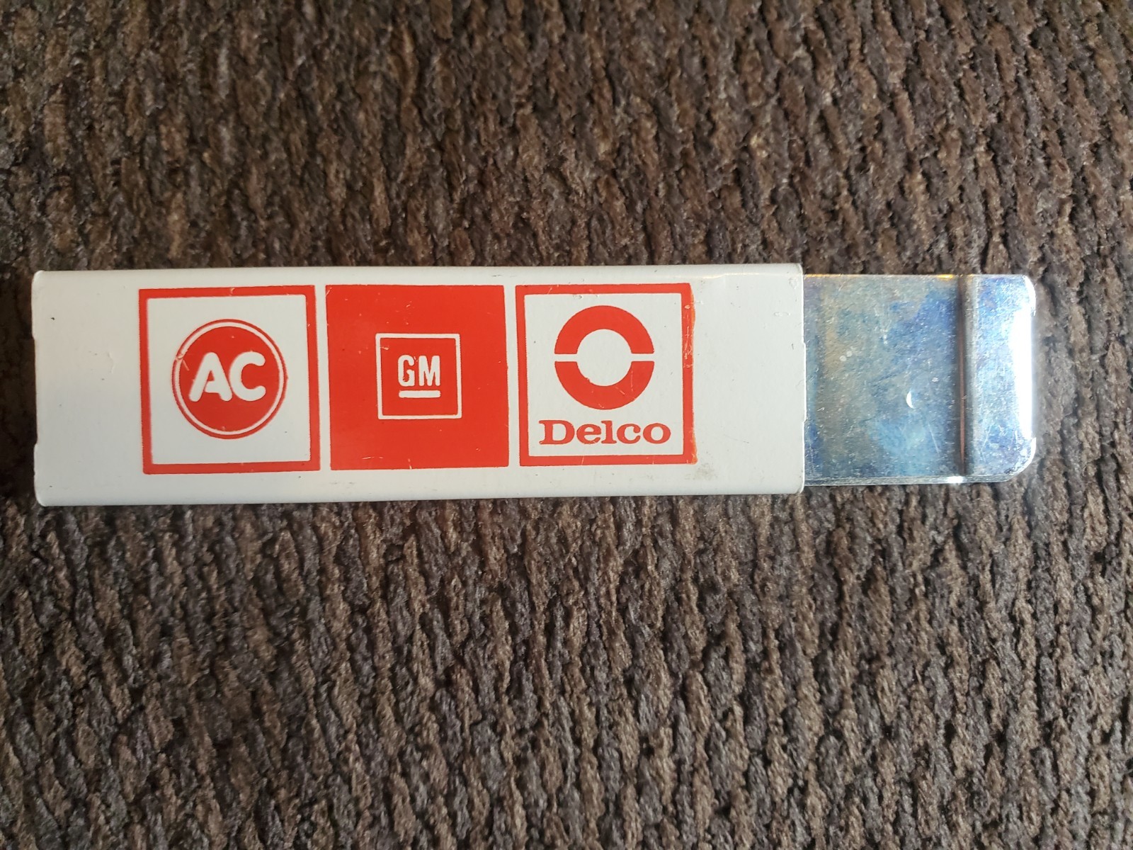 AC GM DELCO box cutter  Promotiononal Whit Sleeve Case USA VTG New old stock 