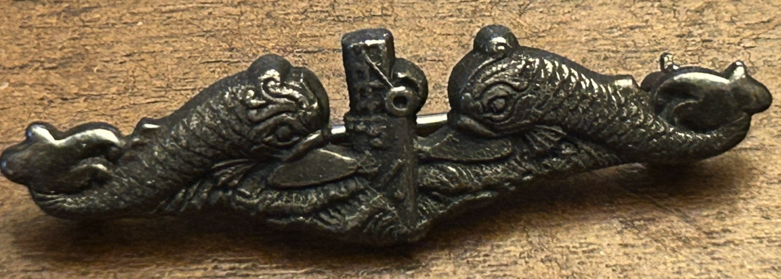 VTG Balfour Sterling US Navy Submarine  Dolphin Badge Pin I-B Pinback
