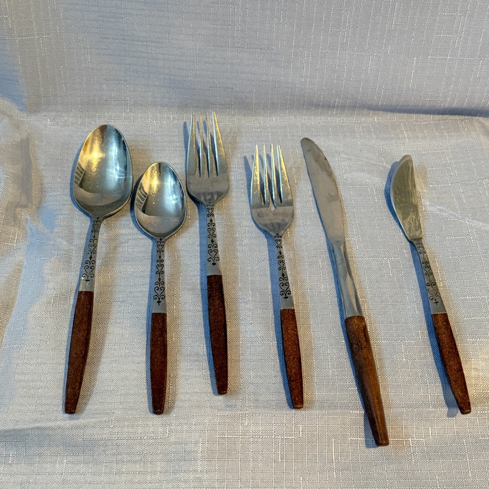Vintage Interpur INR2 Flatware Japan Brown Handles Scroll Heart 6 Piece Set Vintage Interpur INR2 Flatware Japan Brown Handles Scroll Heart 6 Piece Set