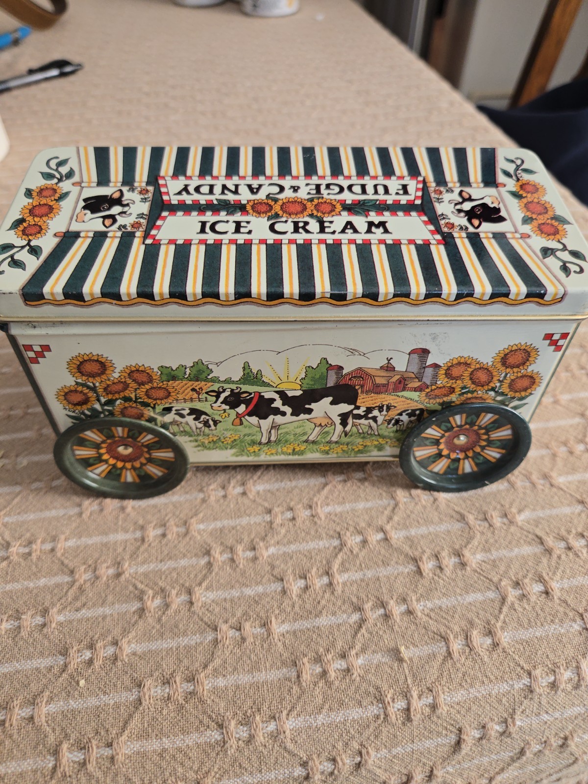 Vintage Keller-Charles of Philadelphia Collectible Tin Wagon With Wheels