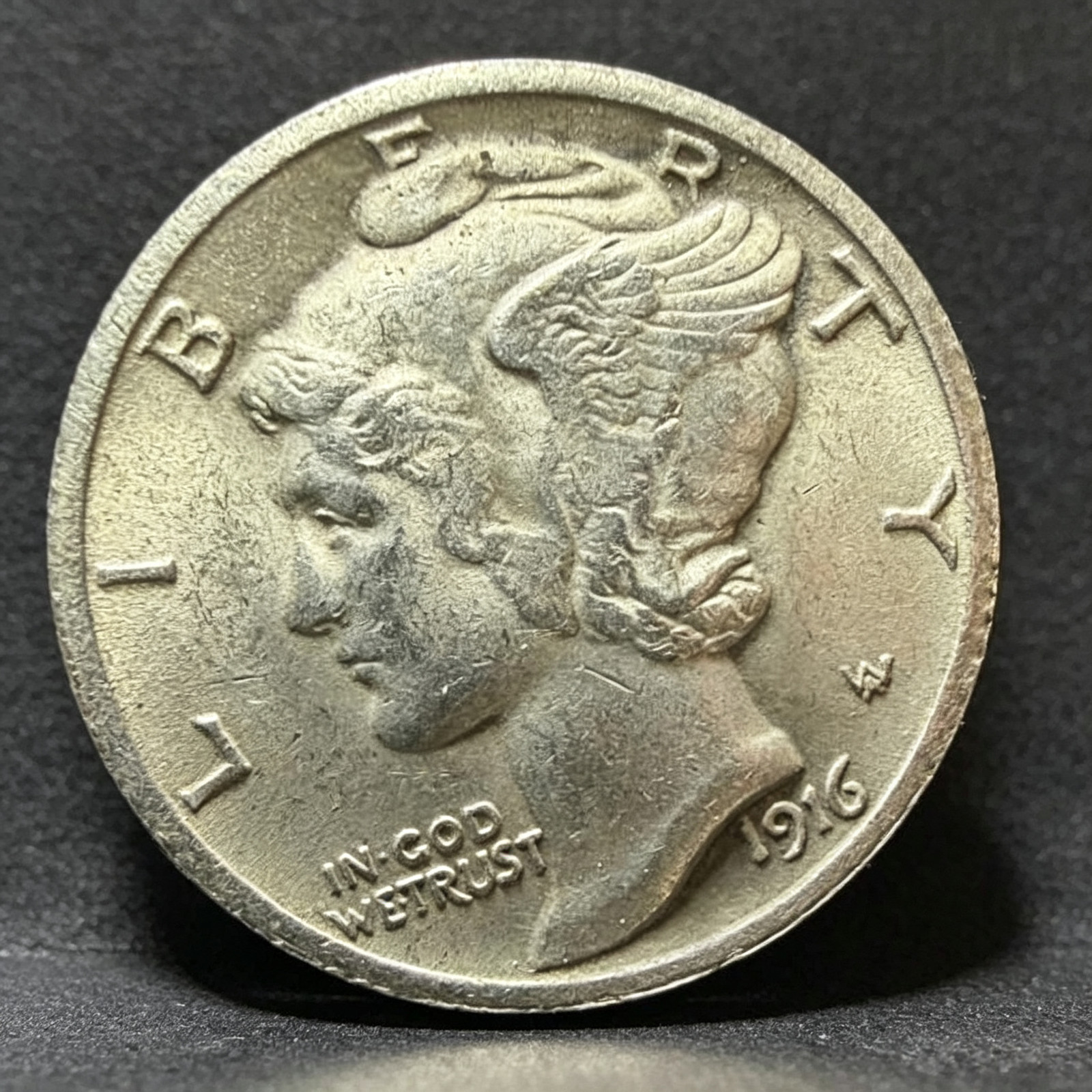 1916 -D Mercury Dime Low production in the first year As shown in the figure