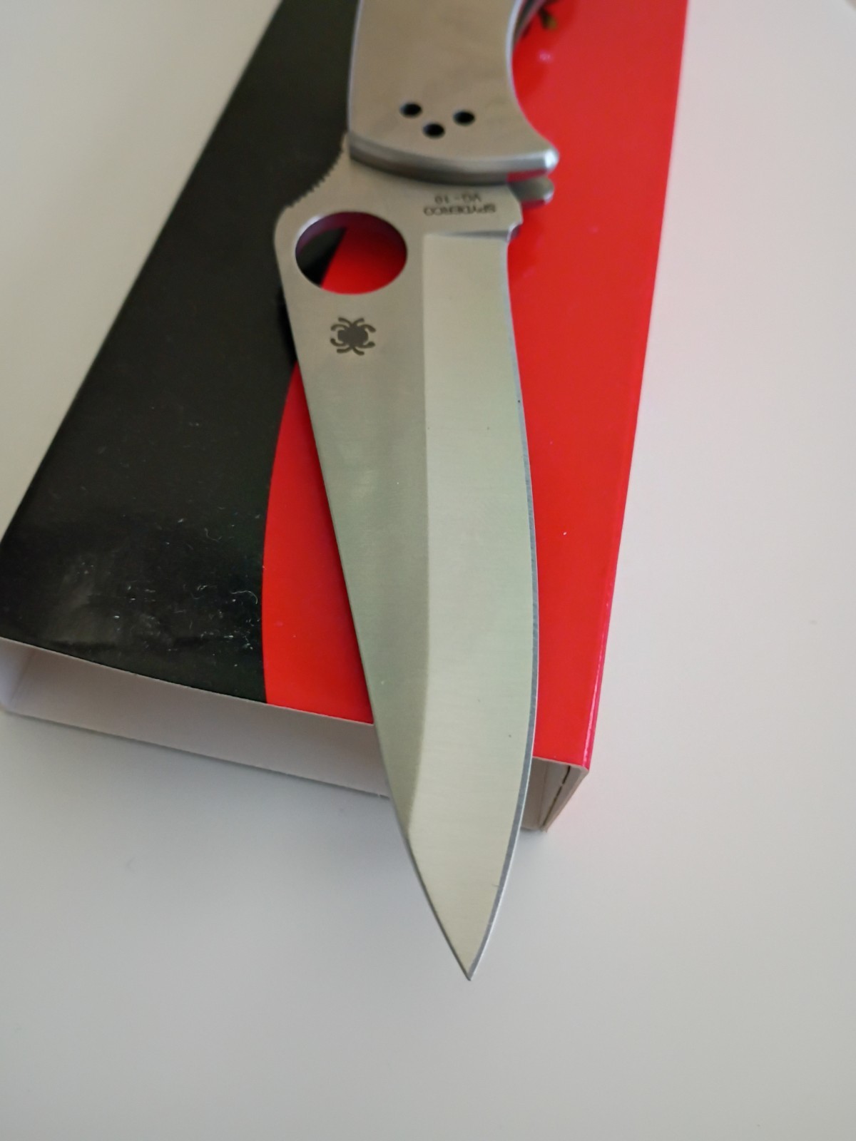 Spyderco Stainless Steel Endura  Vg-10 Riveted Style Folding Knife