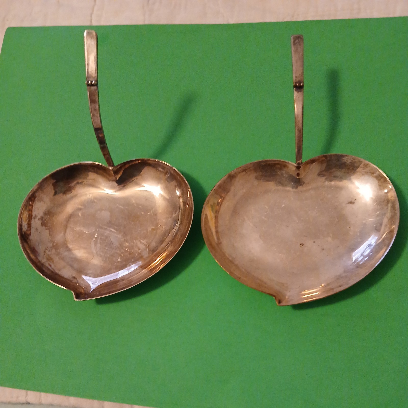 Three Crowns Silversmith Silverplate Heart Shaped 2 Pc Handled Mint Dish Set Nut