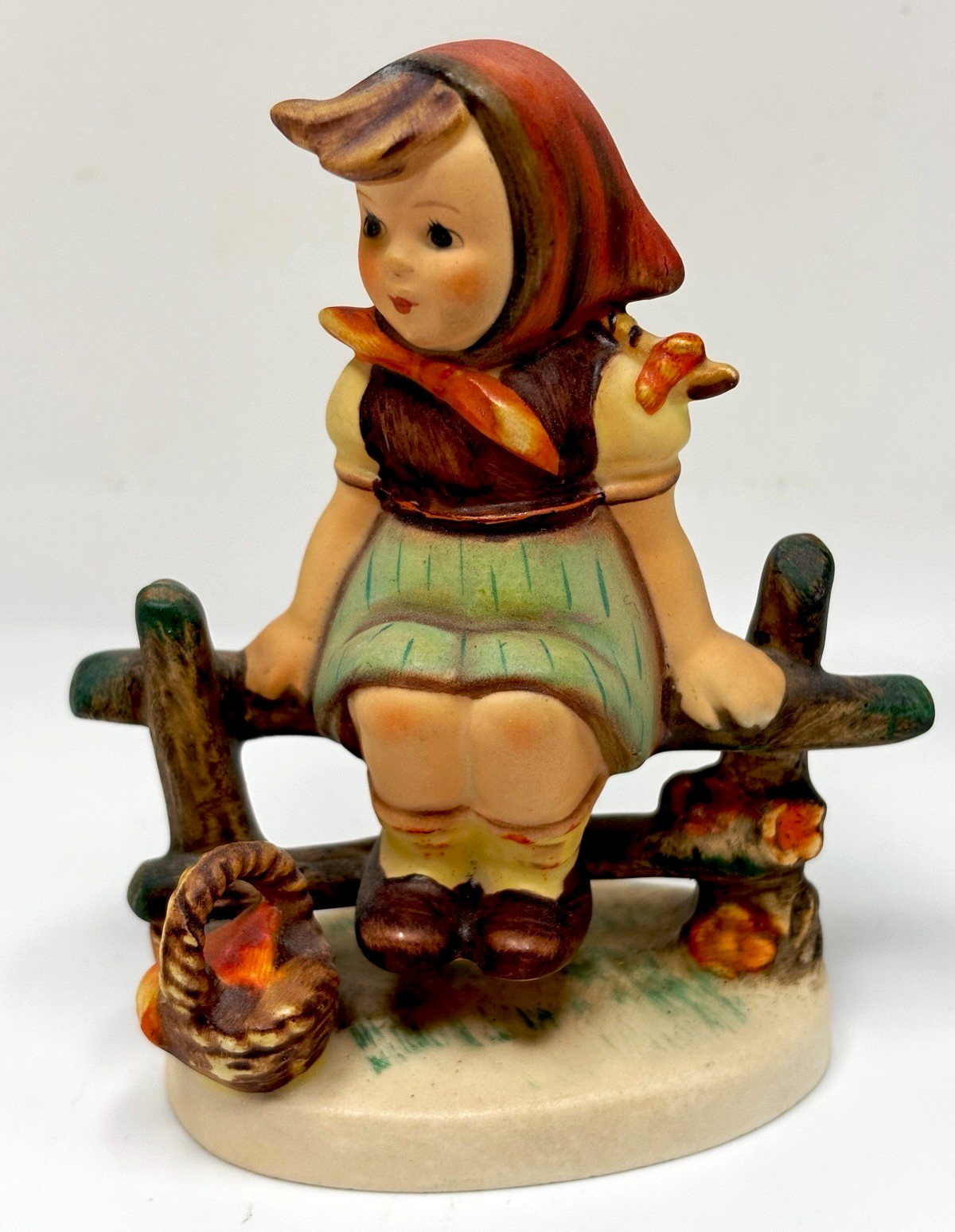 M.I. Hummel 112 3/0 Just Resting TMK 3 Stylized Bee Goebel W Germany 4”
