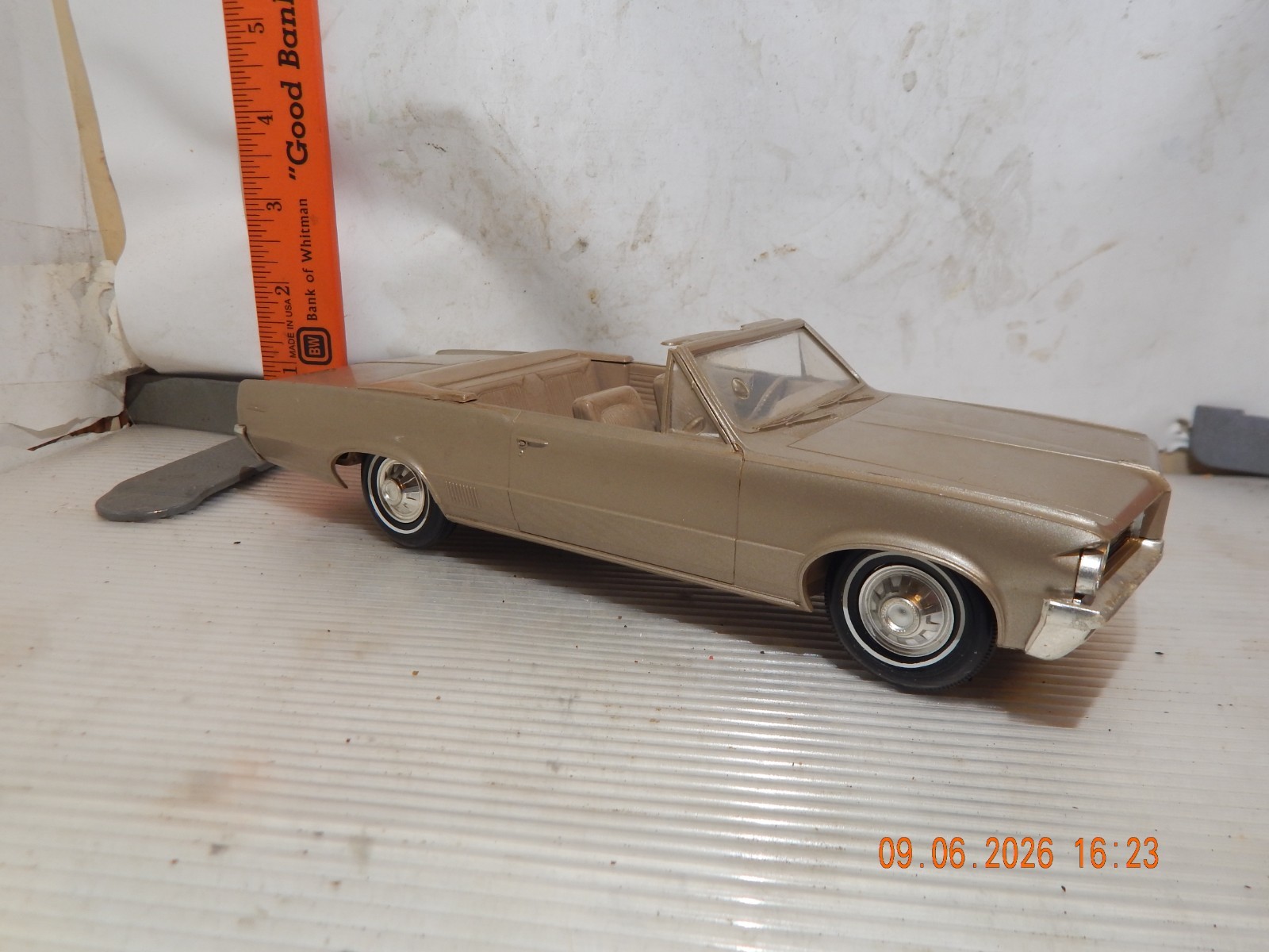 1964 Pontiac LeMans Convertible Dealership Model Cae-Nice shape , but.. Read 