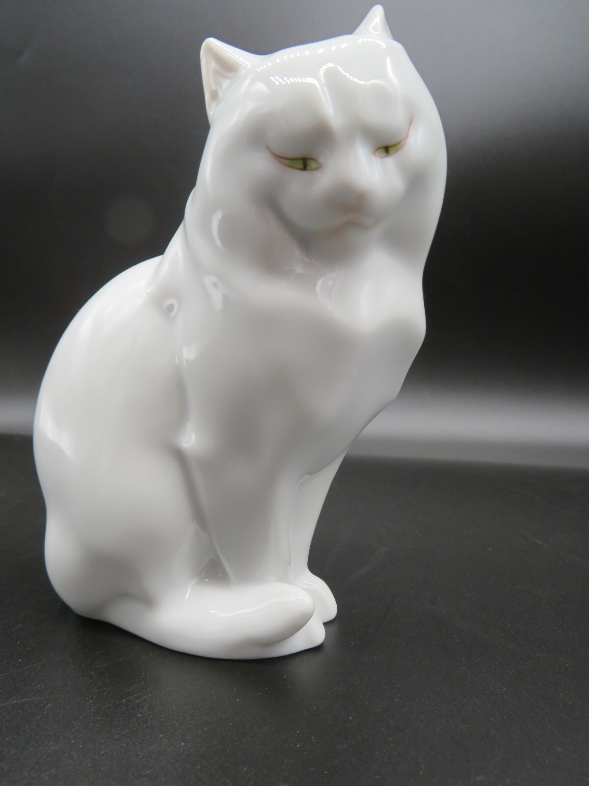 Vintage Herend Hand Painted Porcelain White Cat  Kitty Sitting