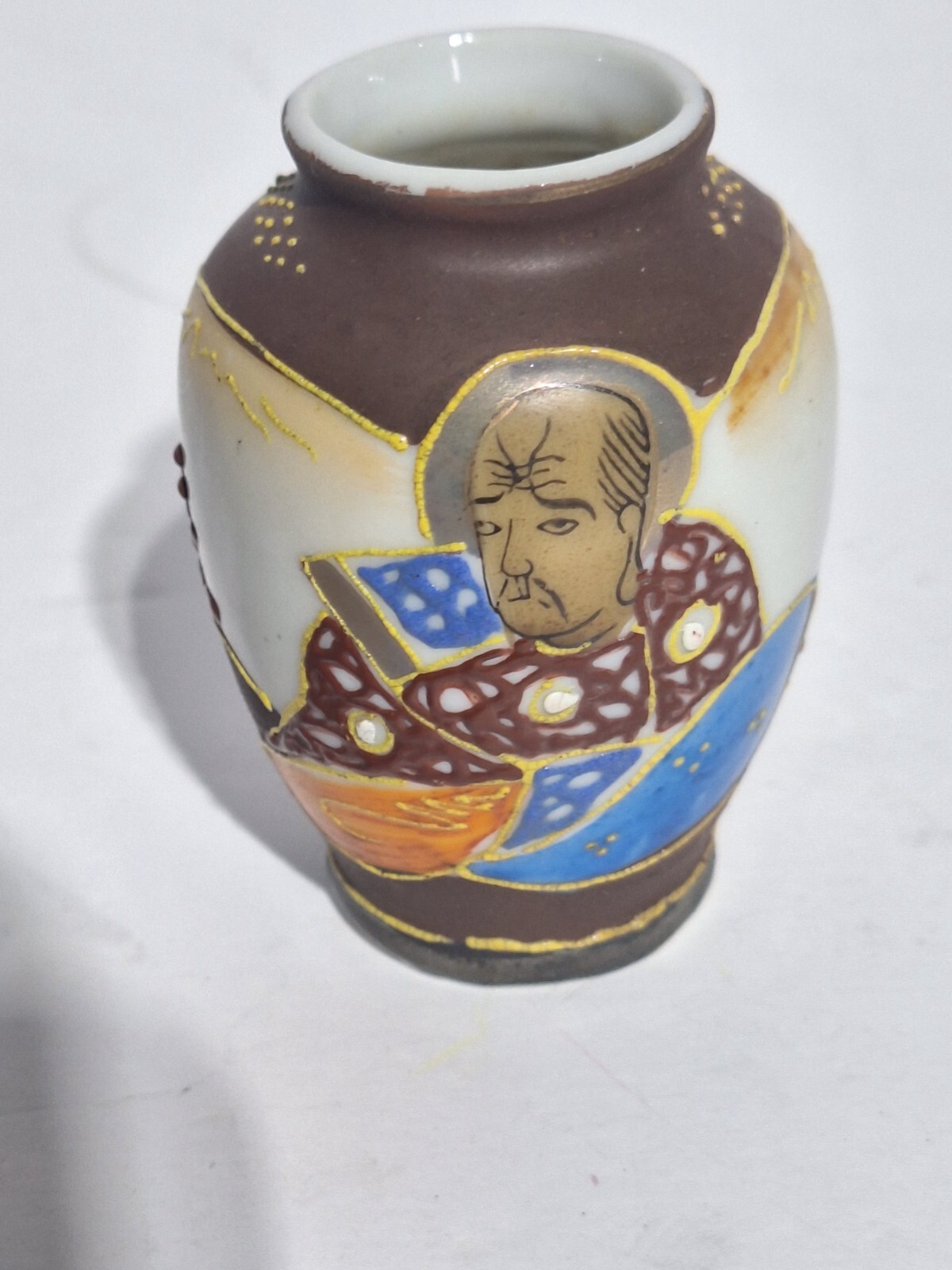 Occupied Japan Miniature Porcelain Handpainted Moriage Vase w/Gilding 2.75\