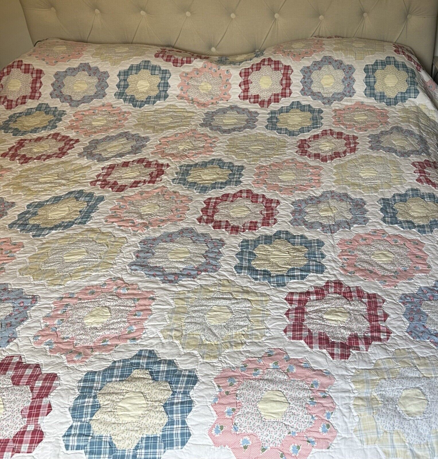 Vtg Patchwork Quilted Bedspread Grandma’s Flower Garden Quilt Floral 84x80”