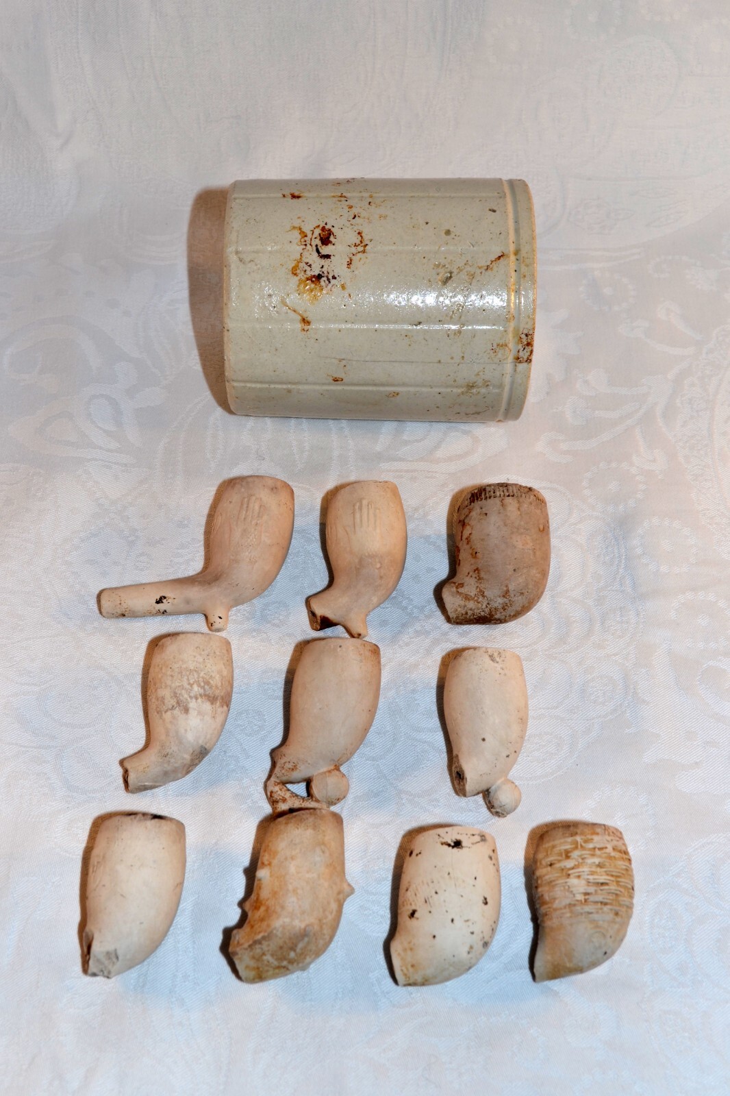 ✿ Lot 03: c.1920s Hartley’s Stoneware Preserve Pot with Ten Victorian Clay Pipes ✿ Lot 03: c.1920s Hartley’s Stoneware Preserve Pot with Ten Victorian Clay Pipes