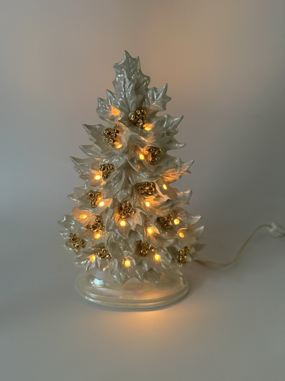 Beautiful Rare 10.5” Nowell’s Gold Holly and Berry Mother-of-Pearl Lit Tree 2002