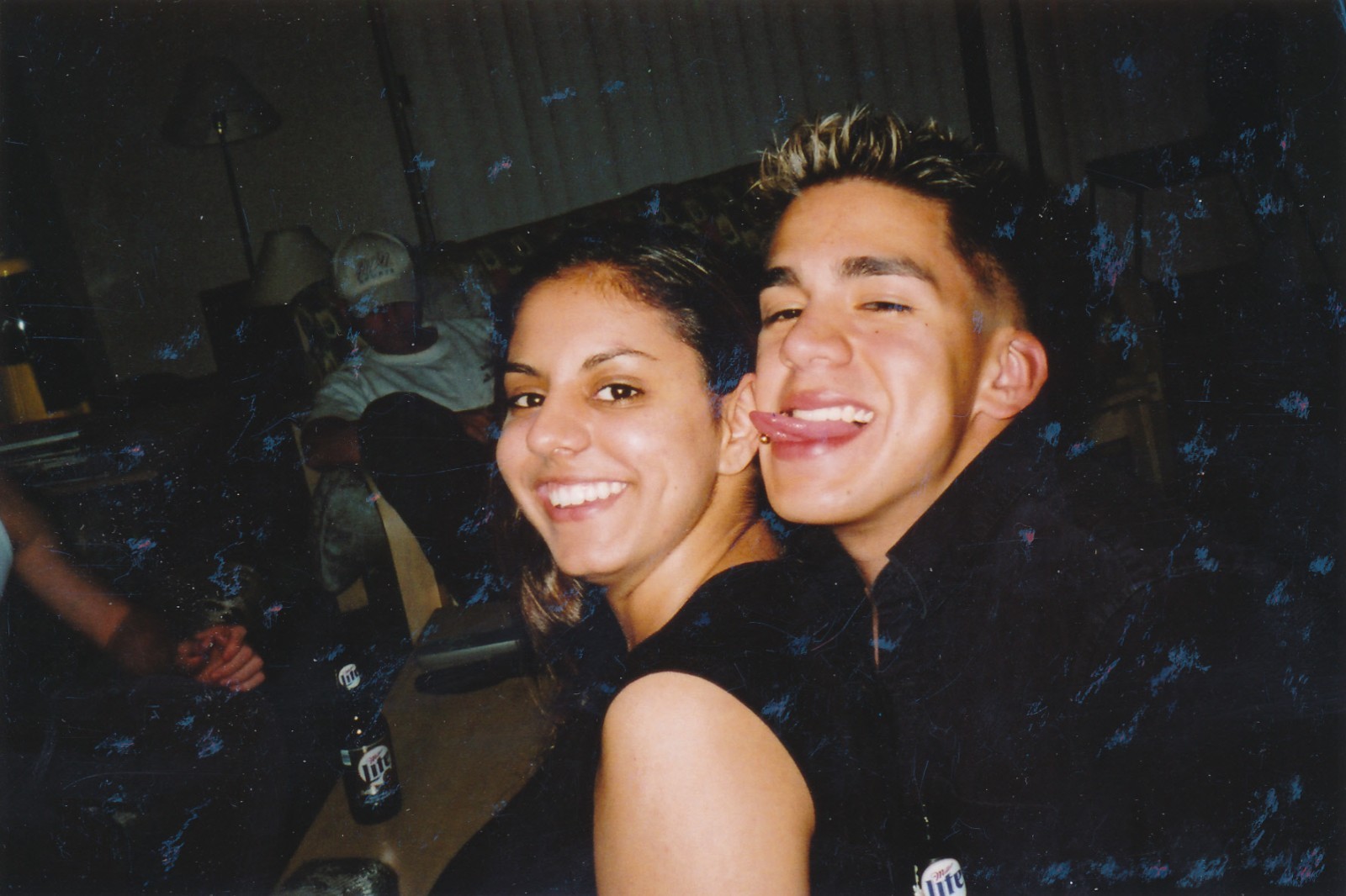 Vintage Found Photo 1990\'s College Party Pic 4x6 Snapshot   S14-2