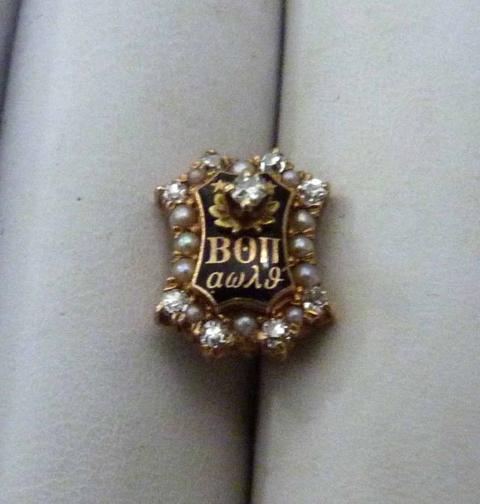 14K GOLD 1905 AULD DIAMONDS PEARLS BETA THETA PI FRATERNITY BADGE SWEETHEART PIN