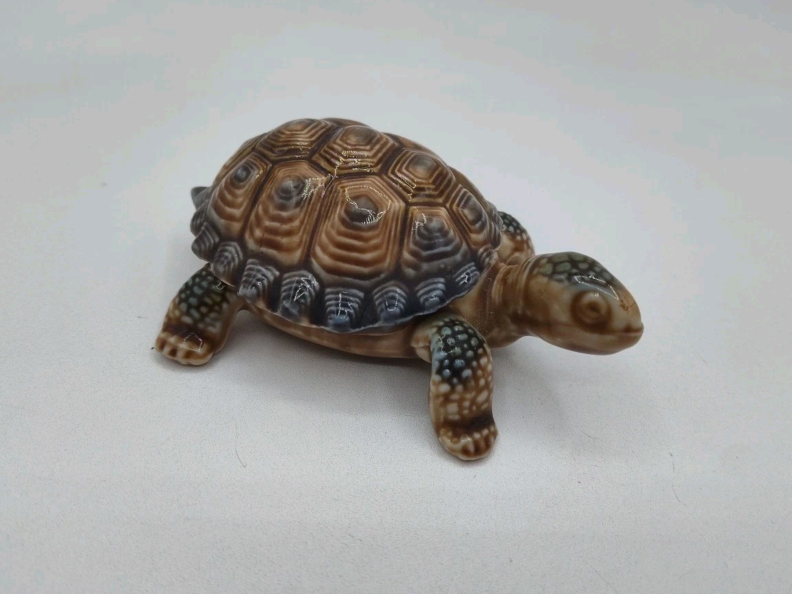 Vintage Porcelain Turtle jewerly holder or trinket box Wade Made in England