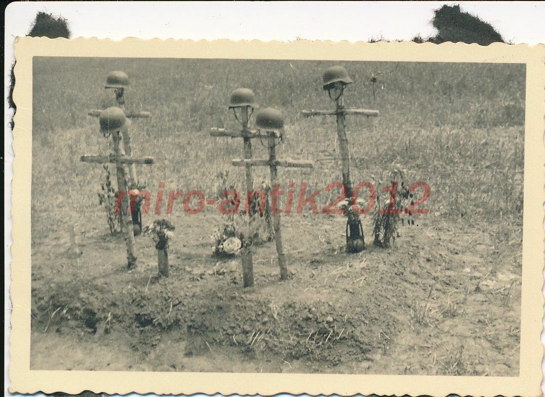 Photo, Sdt. from Enns/Austria, Frankr. Campaign, Bl.a. Hero Tombs 6, 5026-553