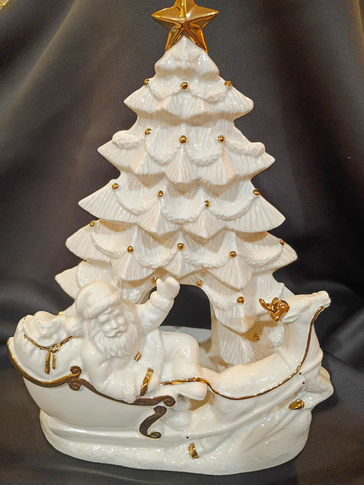 Lenox Porcelain White & Gold (24k) Christmas Tree Santa Sleigh Tea Light Holder Lenox Porcelain White & Gold (24k) Christmas Tree Santa Sleigh Tea Light Holder