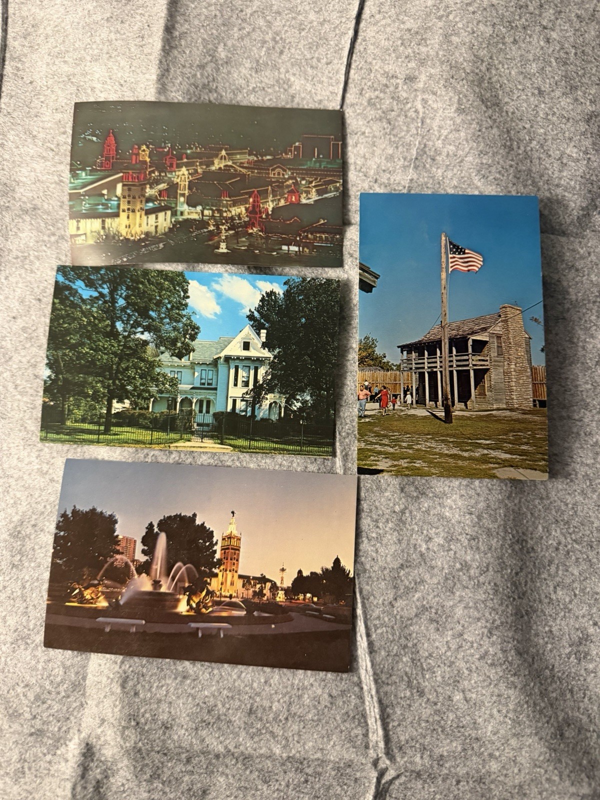 Vintage 1960s-1970s Missouri, Kansas City scenery post card lot of 4