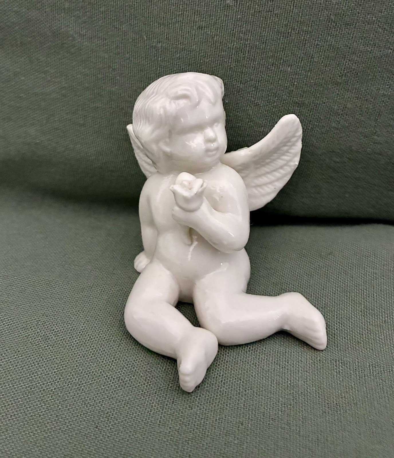 Vtg Porcelain Angel Cherub w/Rose Shelf Glossy White Shabby Chic Home Decor