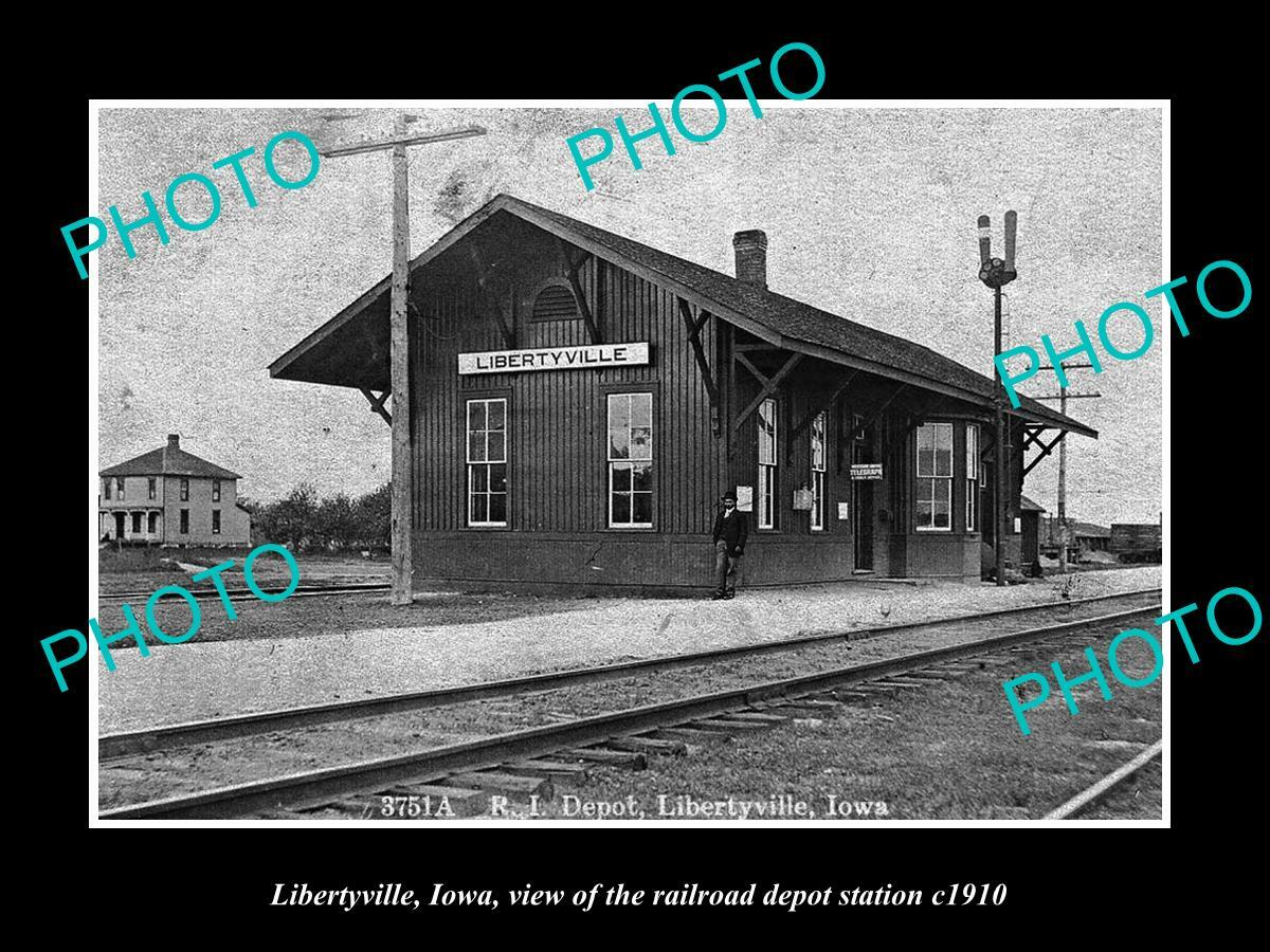OLD POSTCARD SIZE PHOTO OF LIBERTYVILLE IOWA THE RAILROAD DEPOT STATION c1910