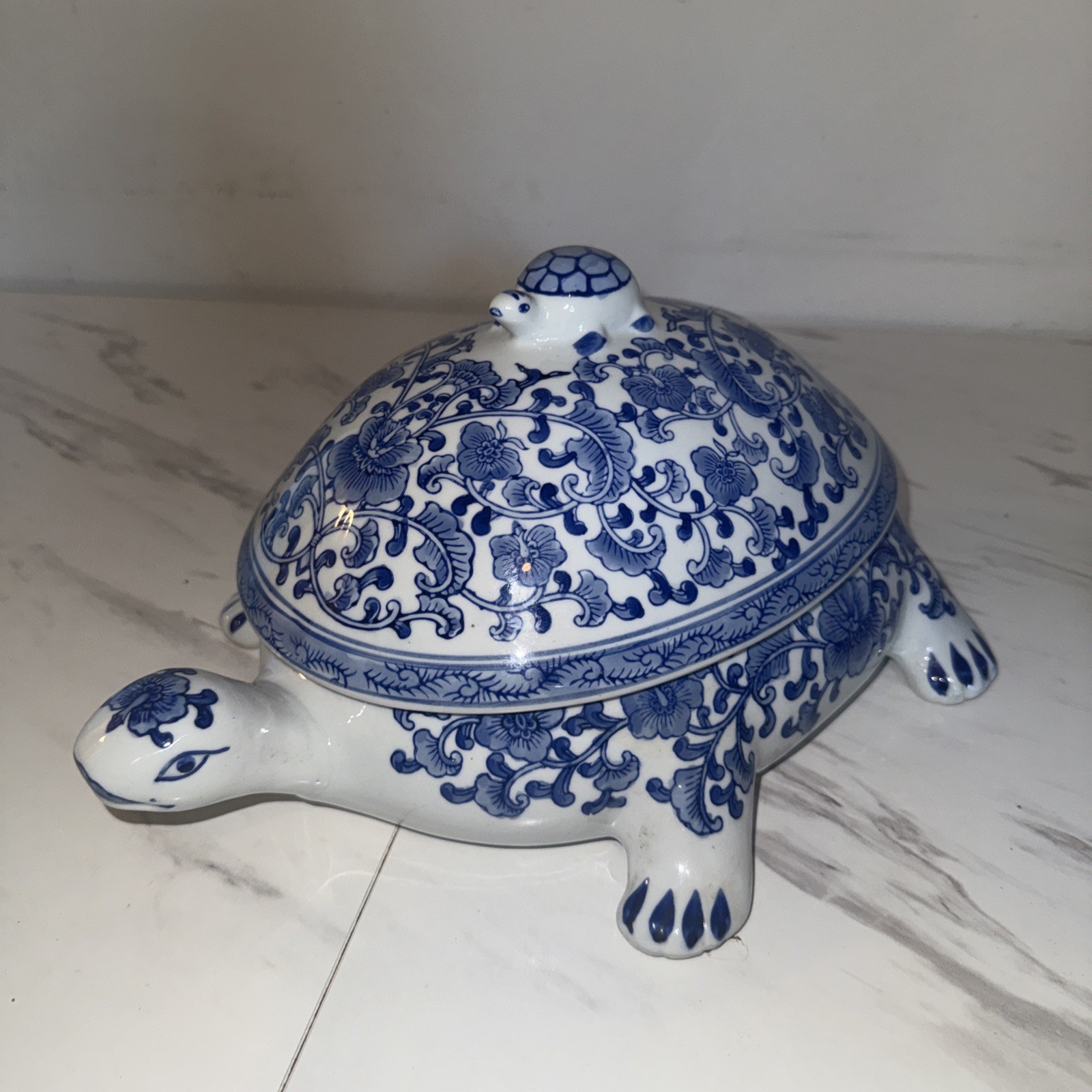 Bombay Co. Blue & White Hand Painted Turtle Porcelain Chinoiserie Vintage Bombay Co. Blue & White Hand Painted Turtle Porcelain Chinoiserie Vintage