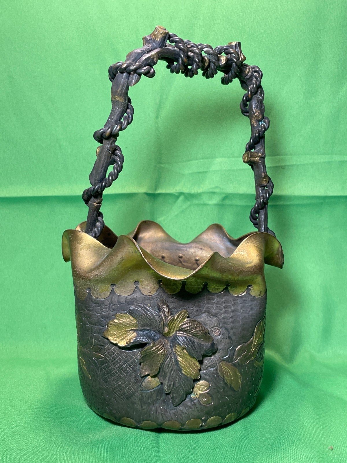 c1870 Antique Aesthetic Movement Naturalist Tooled Hammered Ruffled Brass Basket