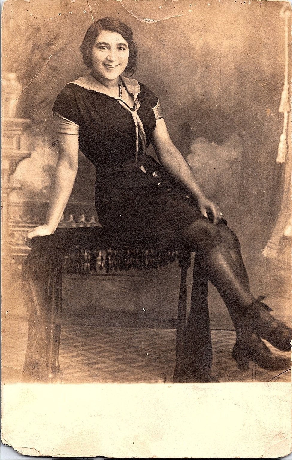 1915 RPPC Smiling Woman Actress Vaudeville Studio Portrait Postcard 1915 RPPC Smiling Woman Actress Vaudeville Studio Portrait Postcard
