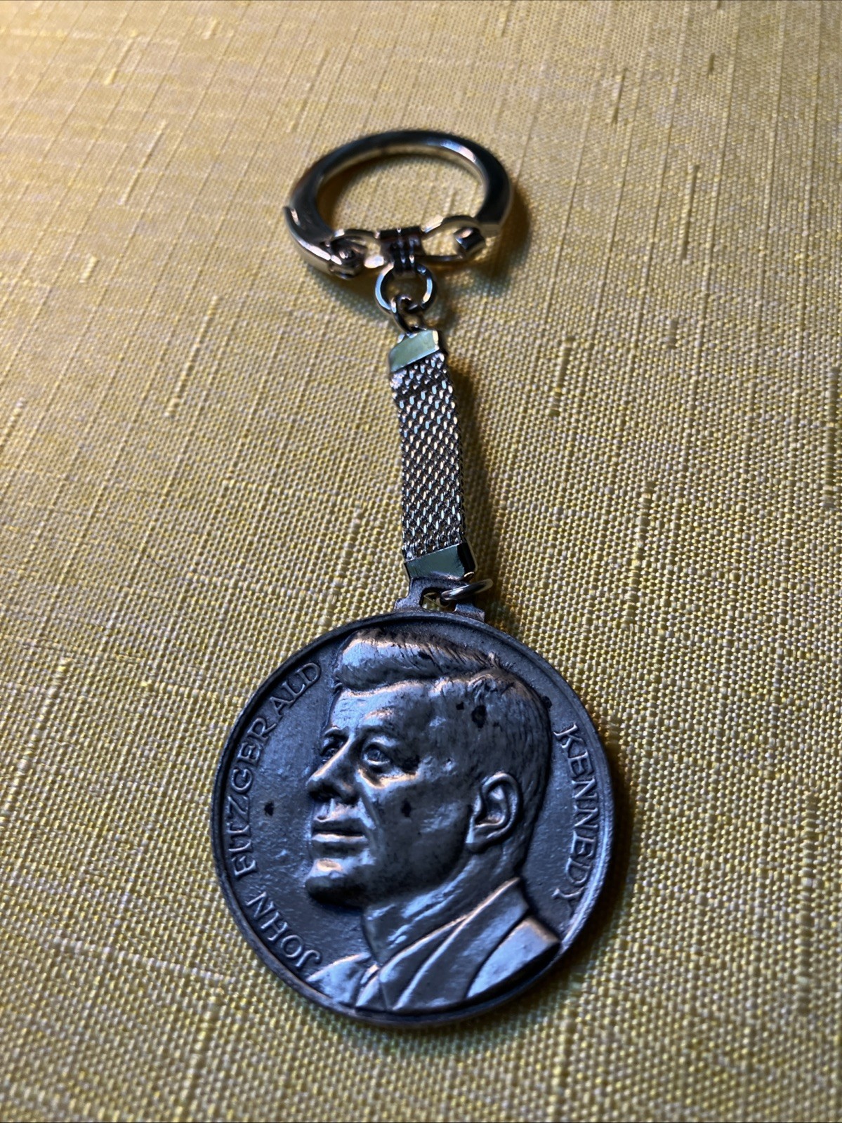 JOHN F KENNEDY 1917 - 1965 & “Ask Not” Phrase On Reverse KEYCHAIN