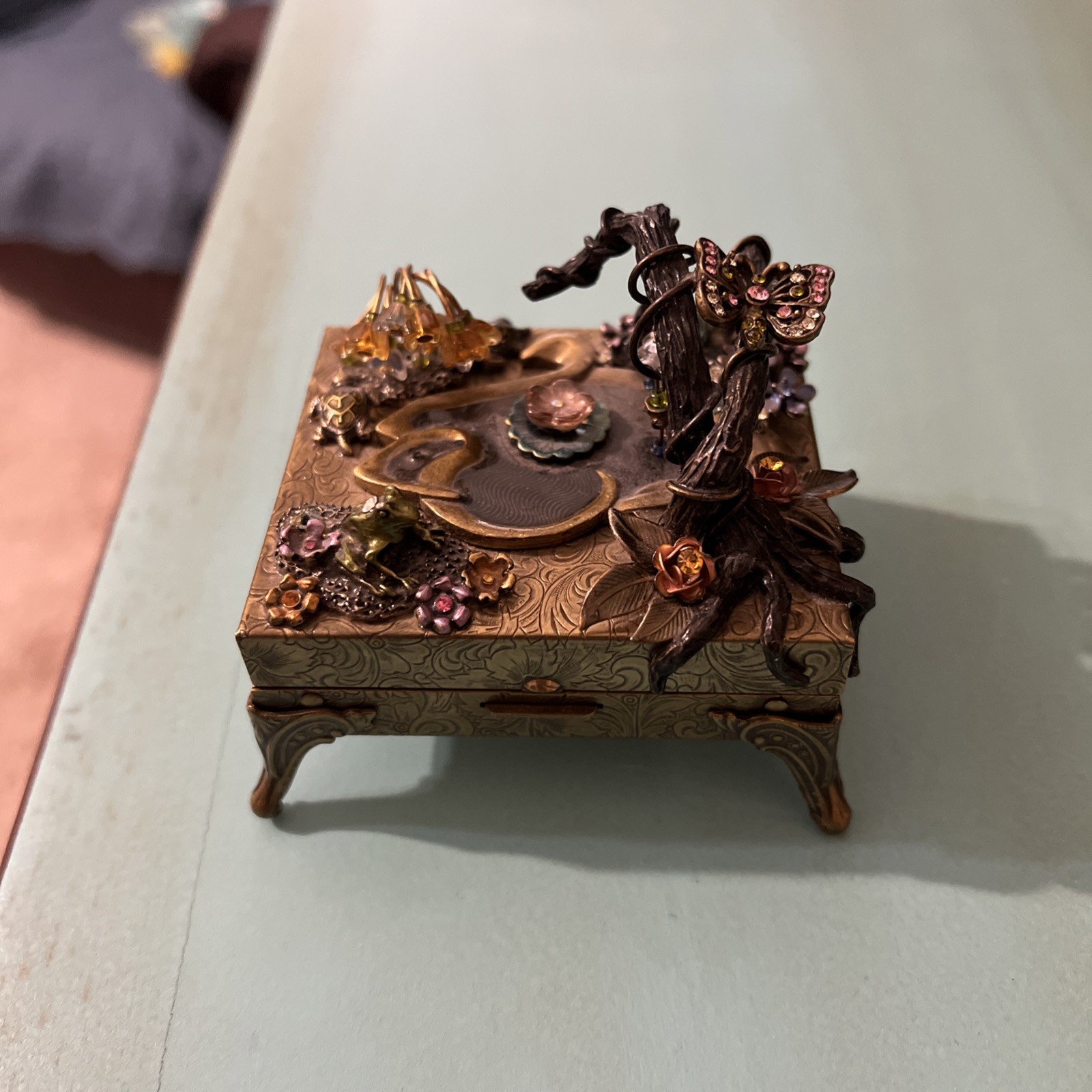 Sweet Romance Vintage Trinket Box USA  3”x 3.5”