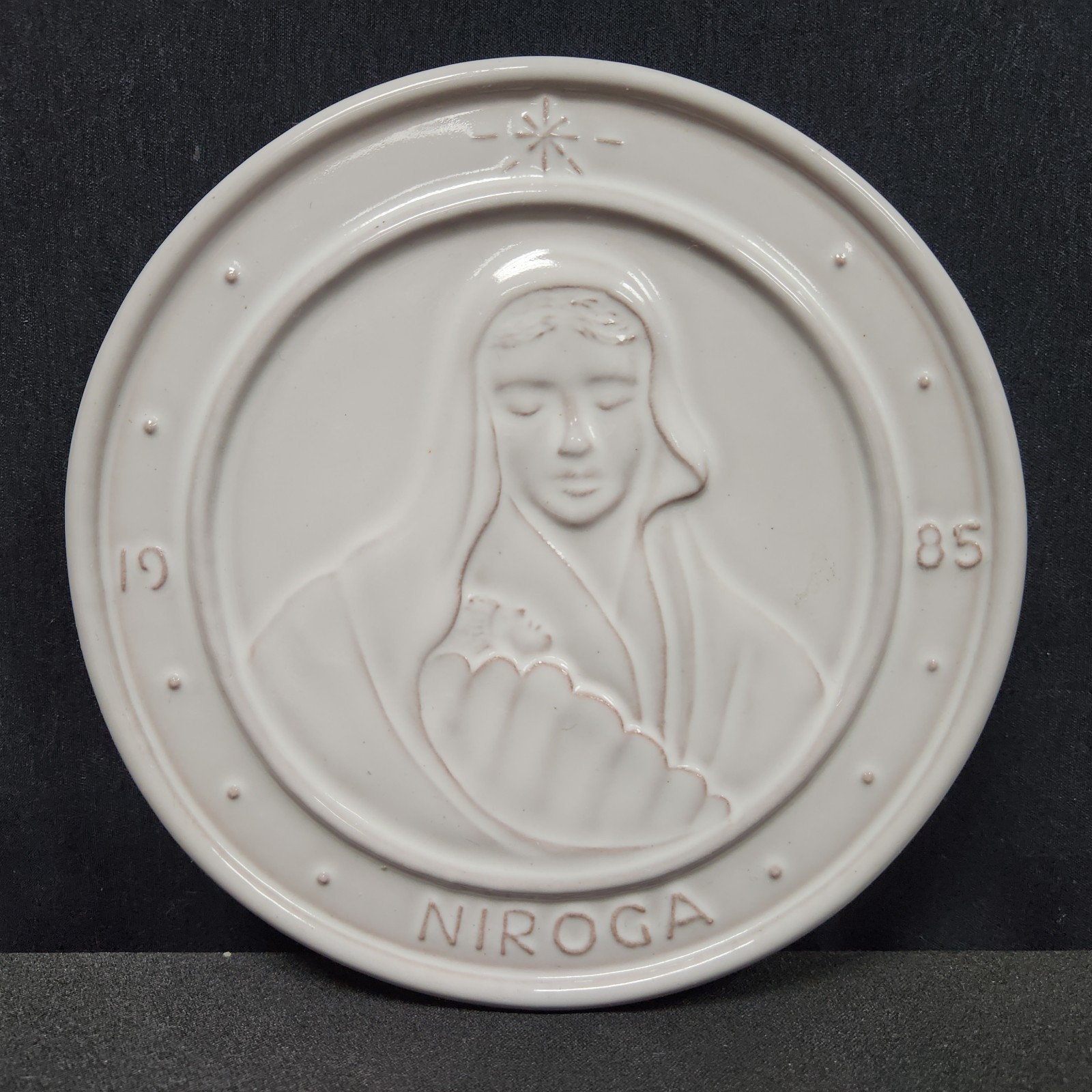 Frankoma Pottery Trivet 1985 Niroga Nazarene Int. Retreat of Golden Agers