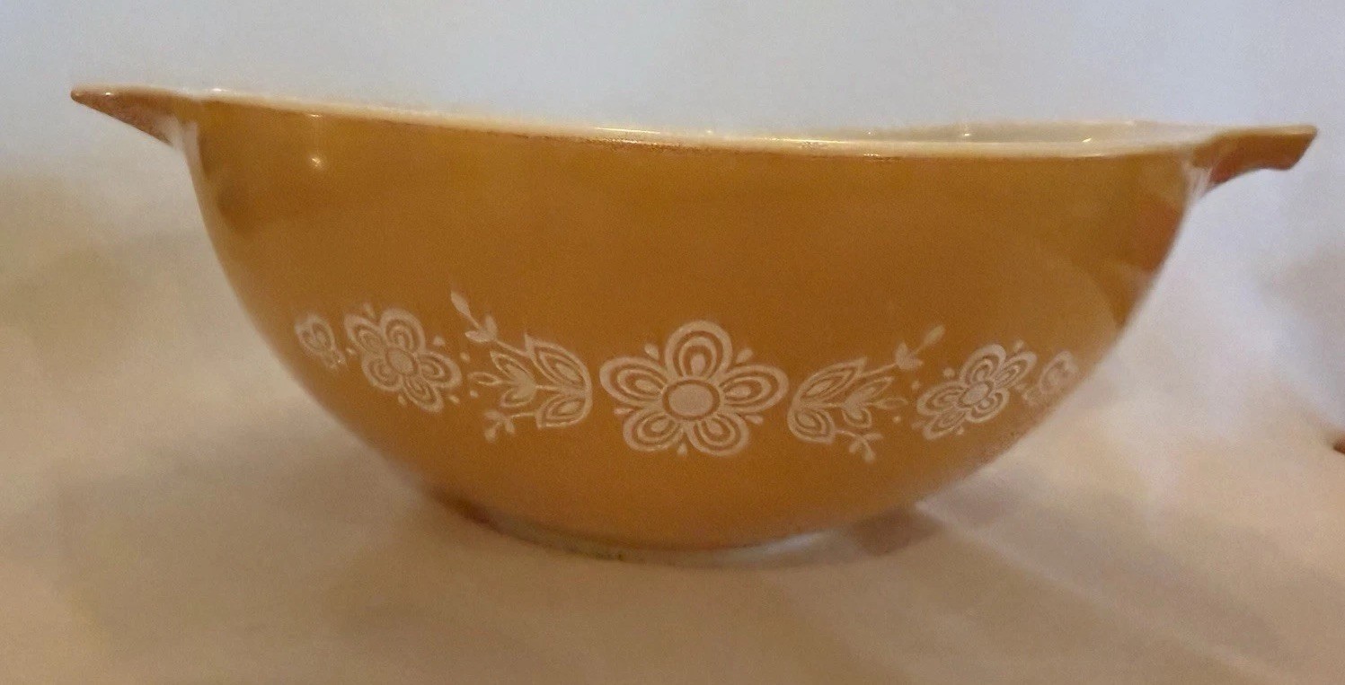VTG MCM Large Pyrex Butterfly Gold Cinderella 4-Quart Mixing Bowl (Model 444) VTG MCM Large Pyrex Butterfly Gold Cinderella 4-Quart Mixing Bowl (Model 444)