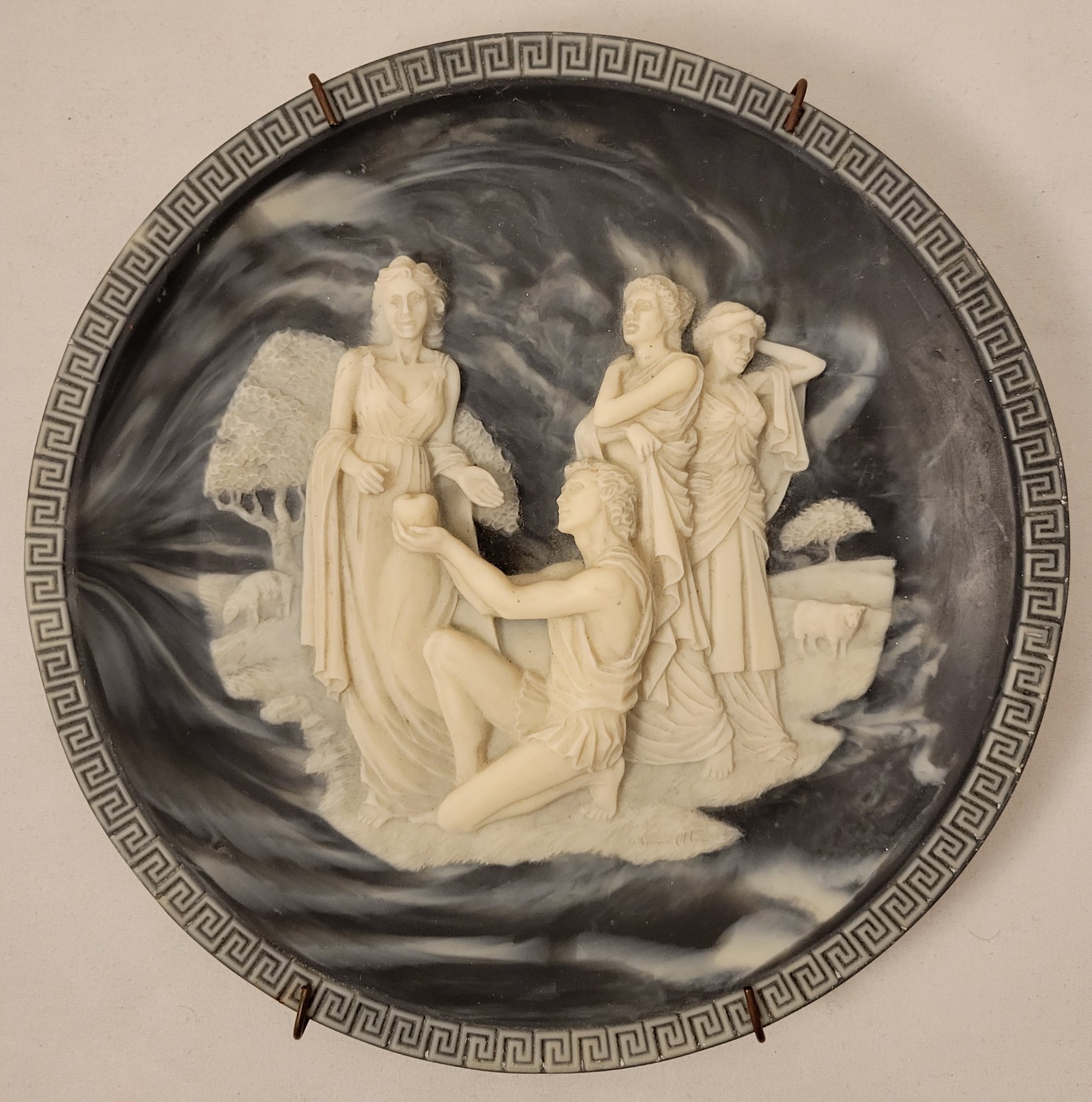 The Judgment of Paris Collector's Plate with Wall Hanging Bracket, Incolay 1987