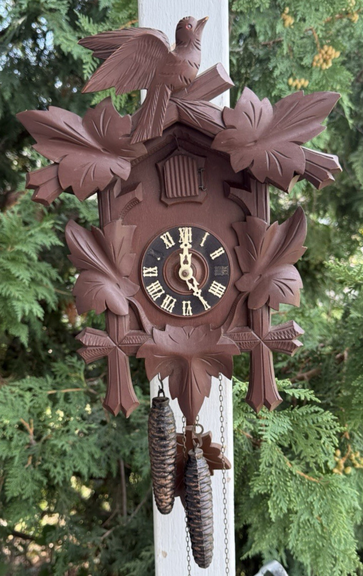 Antique C 1940s German Cuckoo Clock - RUNS GOOD - VIDEO - NEEDS BELLOWS
