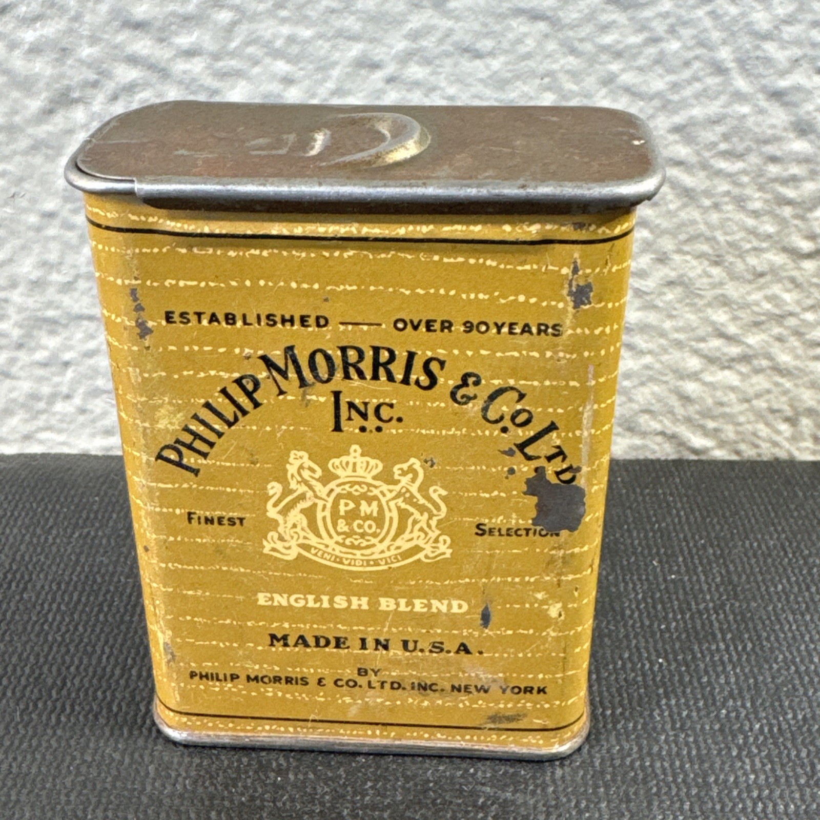Antique Philip Morris & Co. Ltd English Blend Cigarettes Collectible Tin Antique Philip Morris & Co. Ltd English Blend Cigarettes Collectible Tin