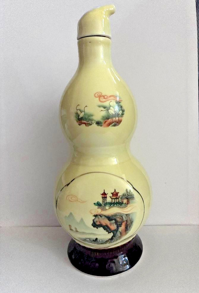 Vintage Chinese Special Quality Sanpien Jiu Bottle