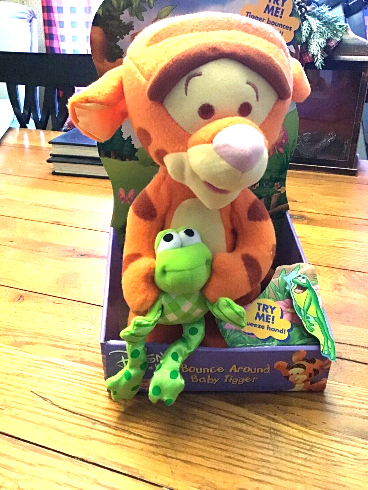 Fisher Price Mattel 2002 Bounce Around Baby Tigger with Frog   Never Used