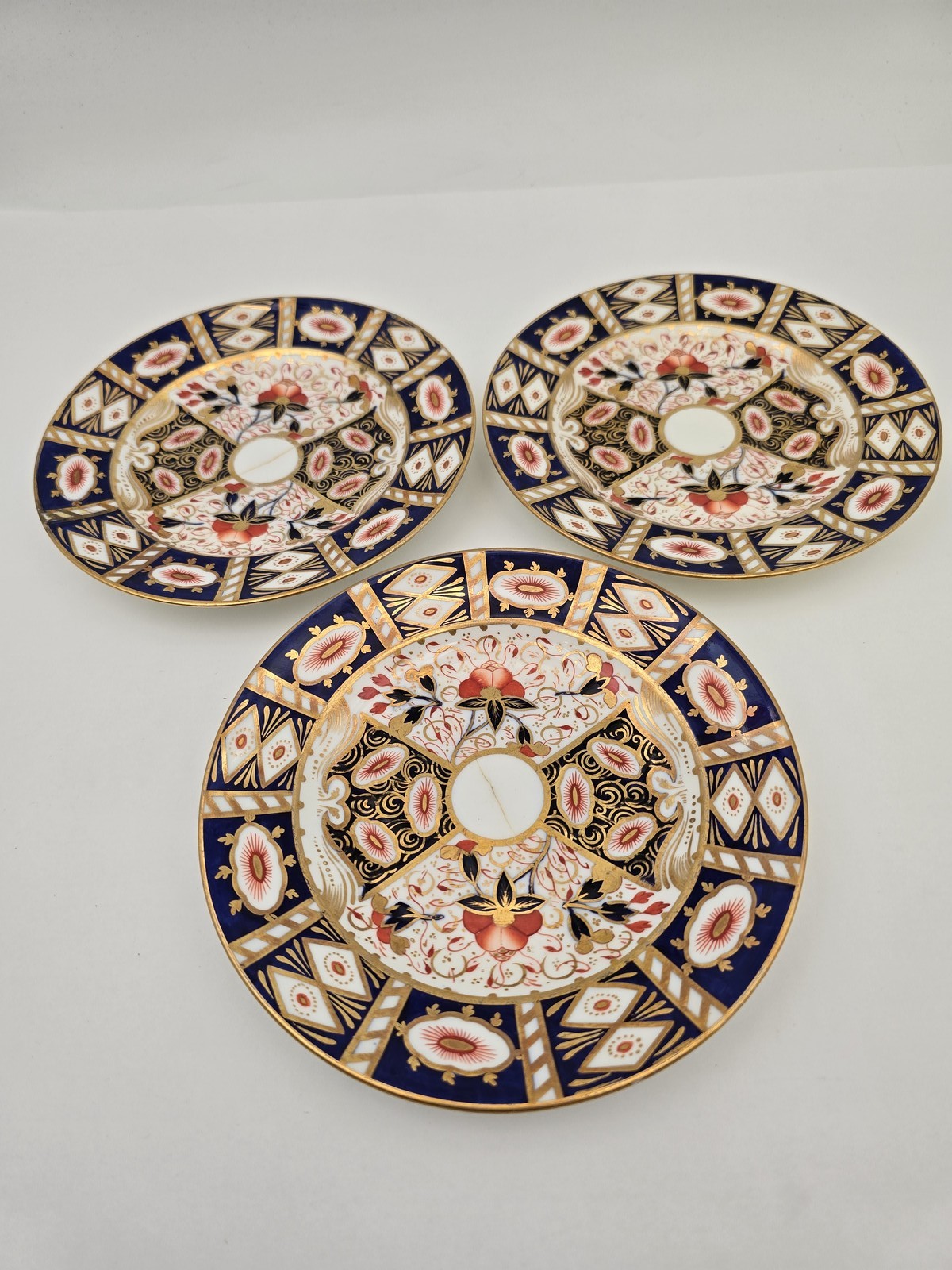 3 Piece Vintage Minton Imari Saucer Plate Bone China 6.5 3 Piece Vintage Minton Imari Saucer Plate Bone China 6.5