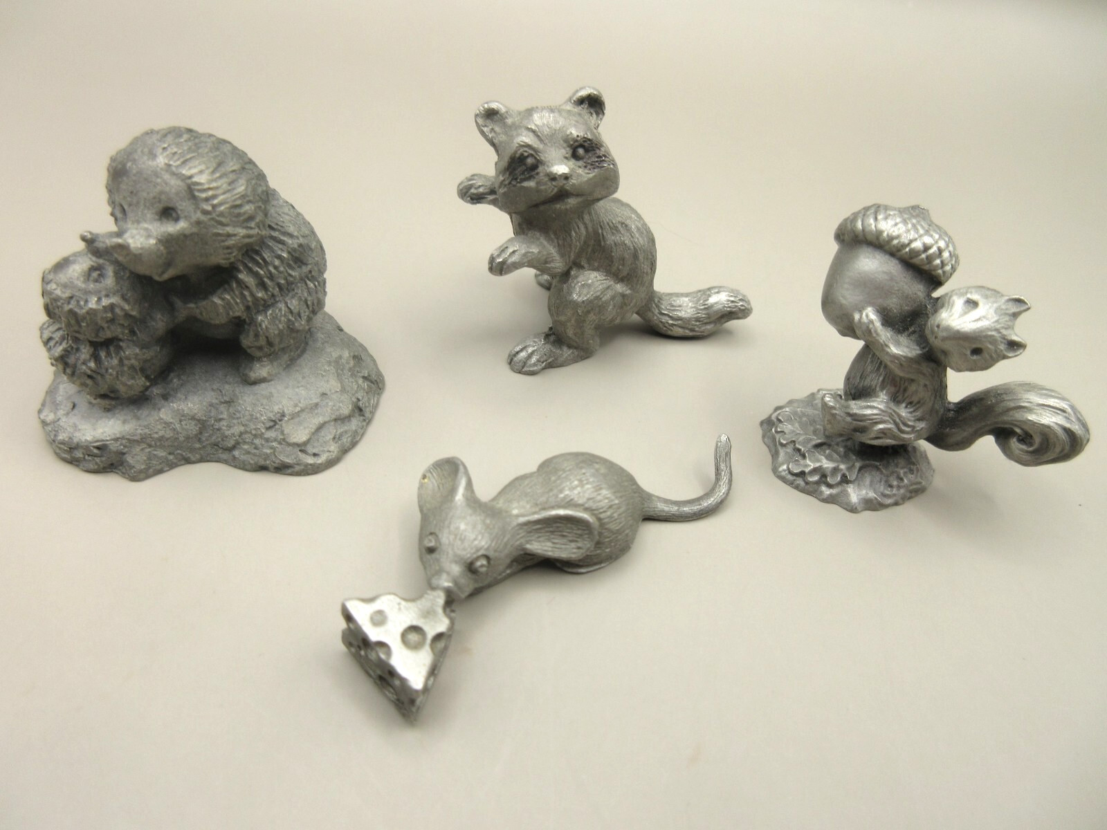 Spoontiques Raccoon Mouse + Little Gallery Squirrel Hedgehogs Pewter Figurine Spoontiques Raccoon Mouse + Little Gallery Squirrel Hedgehogs Pewter Figurine