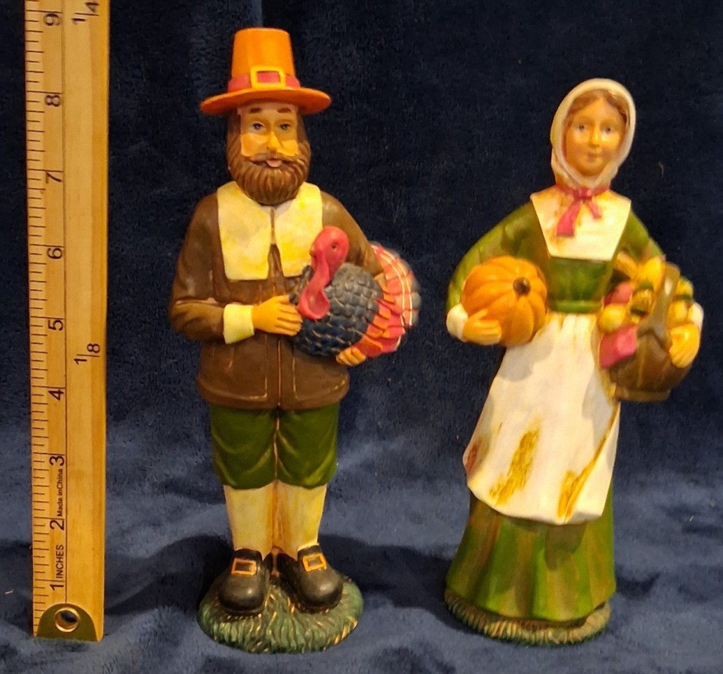 READ DESC Vtg Thanksgiving Pilgrim Man and Woman Figurines Pair Harvest Turkey