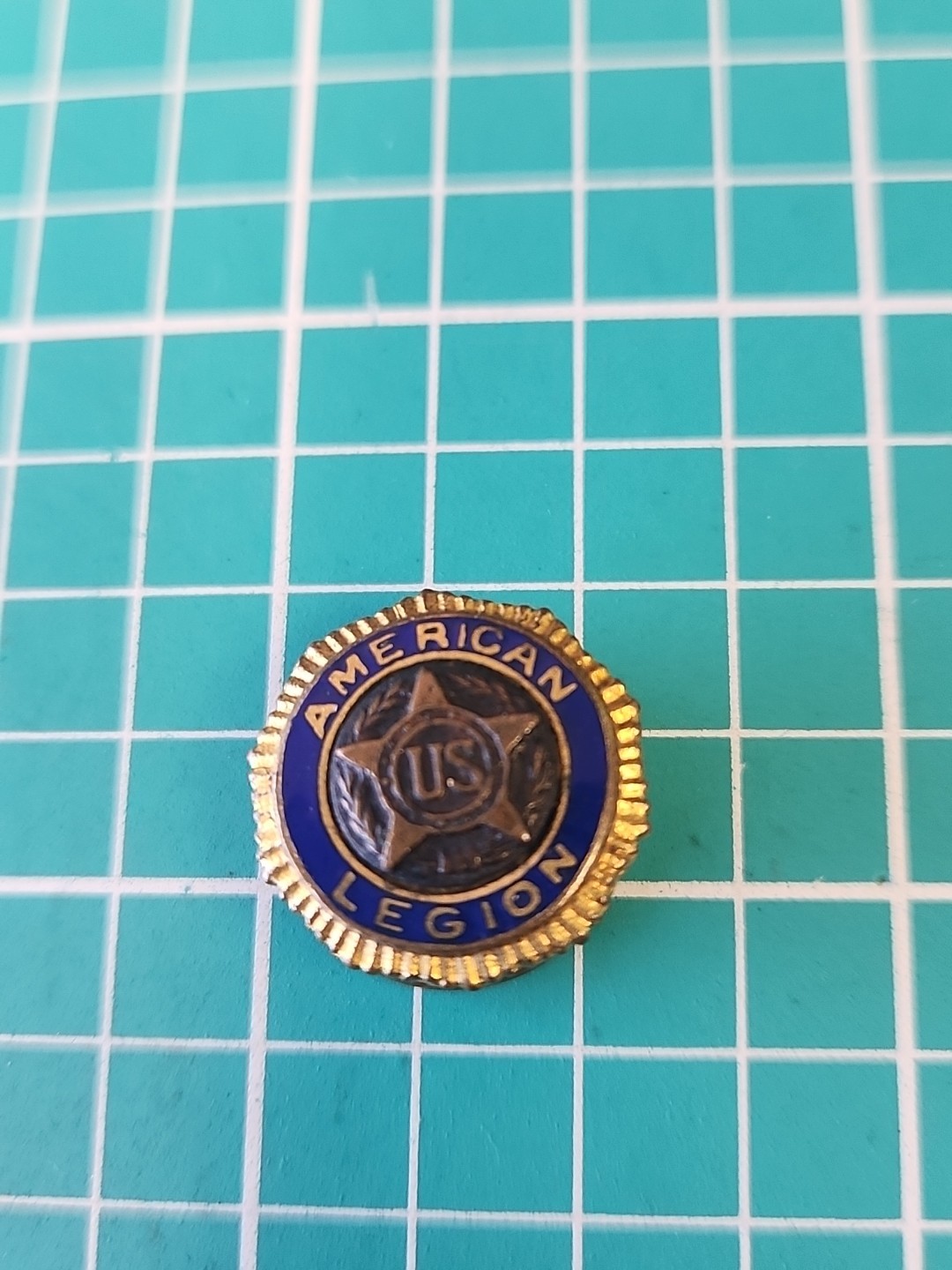 Vtg American Legion Screw Back Gold Tone Lapel Pin