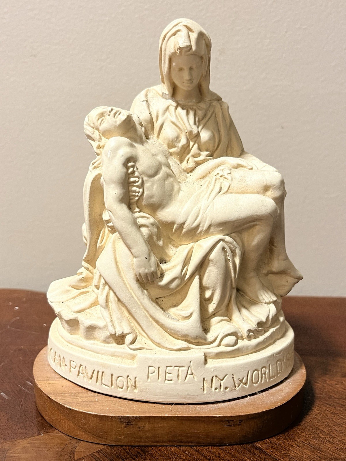 Vintage Figurine Depicting Pieta By Michelangelo 1964-65 NY Worlds Fair